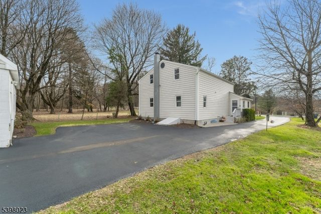 285 County Road 579, Bethlehem Twp., NJ 08804