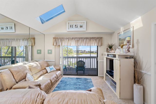 806 Conway St Apt 311, North Myrtle Beach, SC 29582