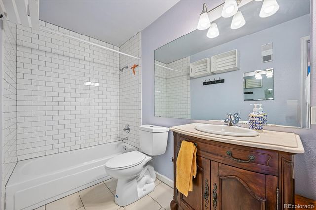 10150 E Virginia Avenue 4-301, Denver, CO 80247