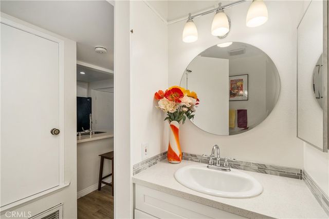 15155 Sherman Way 60, Van Nuys, CA 91405