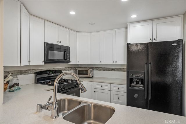 15155 Sherman Way 60, Van Nuys, CA 91405