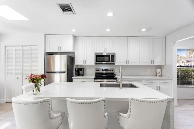 1855 Primrose Lane, Wellington, FL 33414