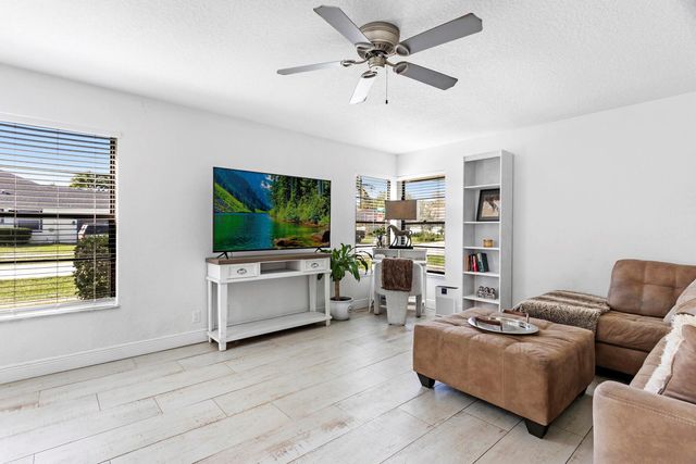 1855 Primrose Lane, Wellington, FL 33414