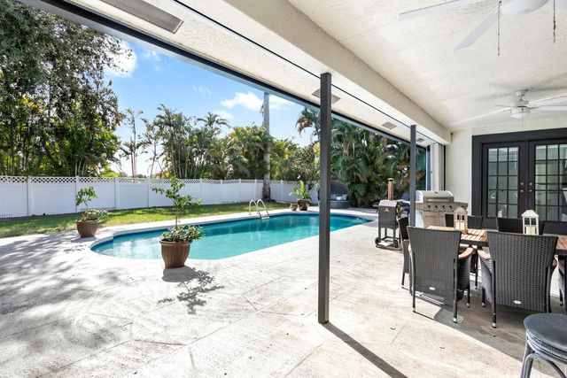 1855 Primrose Lane, Wellington, FL 33414