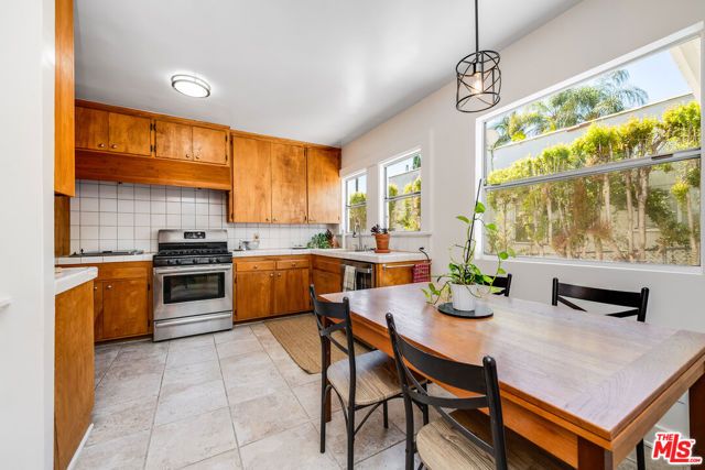 712 S Citrus Avenue, Los Angeles, CA 90036