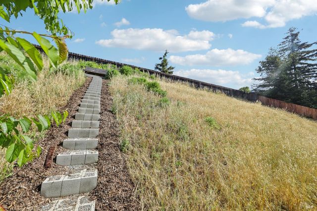 172 Easson Ct, Vallejo, CA 94591