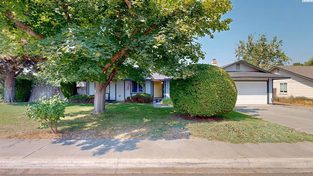 1812 S Rainier Place, Kennewick, WA 99337