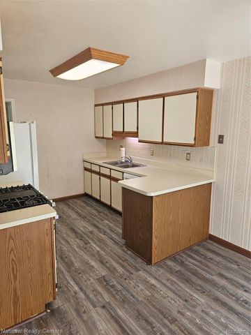 35571 Pheasant Lane, Westland, MI 48185