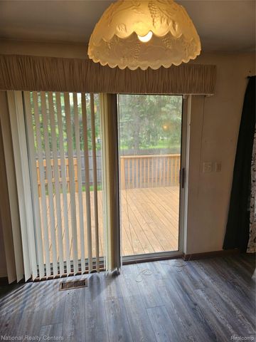 35571 Pheasant Lane, Westland, MI 48185