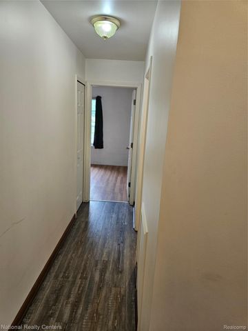 35571 Pheasant Lane, Westland, MI 48185