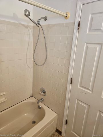 35571 Pheasant Lane, Westland, MI 48185