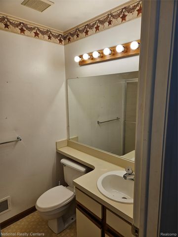 35571 Pheasant Lane, Westland, MI 48185