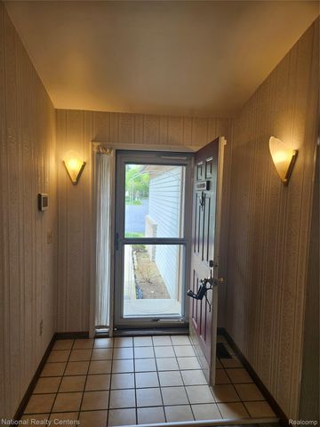 35571 Pheasant Lane, Westland, MI 48185