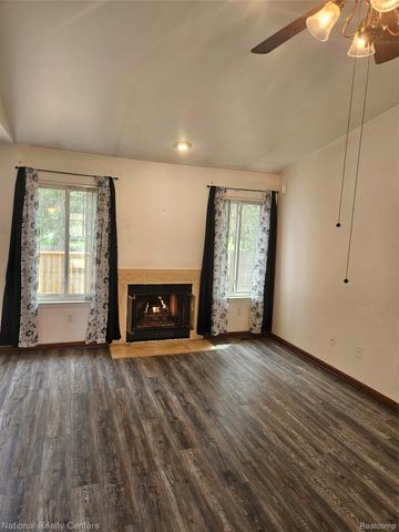 35571 Pheasant Lane, Westland, MI 48185