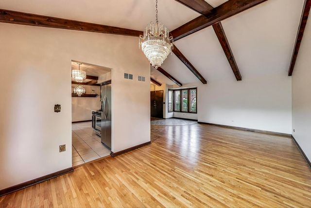 823 N Cambridge Row Road, Addison, IL 60101