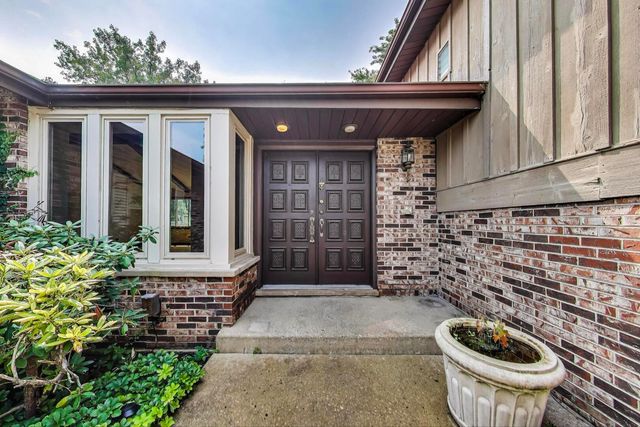 823 N Cambridge Row Road, Addison, IL 60101