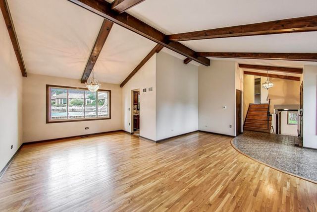 823 N Cambridge Row Road, Addison, IL 60101