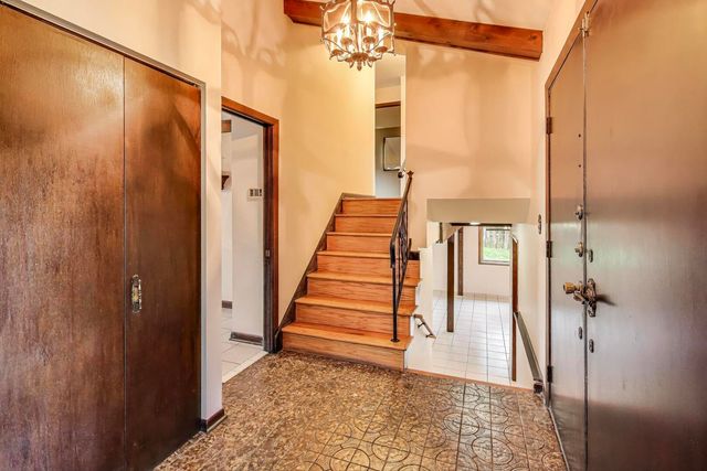 823 N Cambridge Row Road, Addison, IL 60101