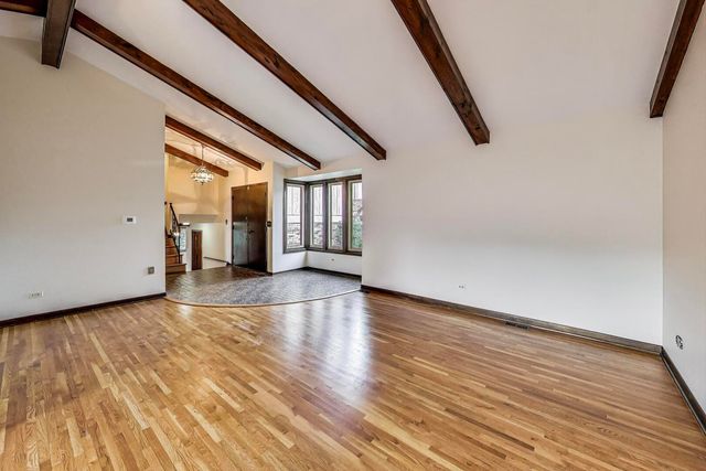 823 N Cambridge Row Road, Addison, IL 60101