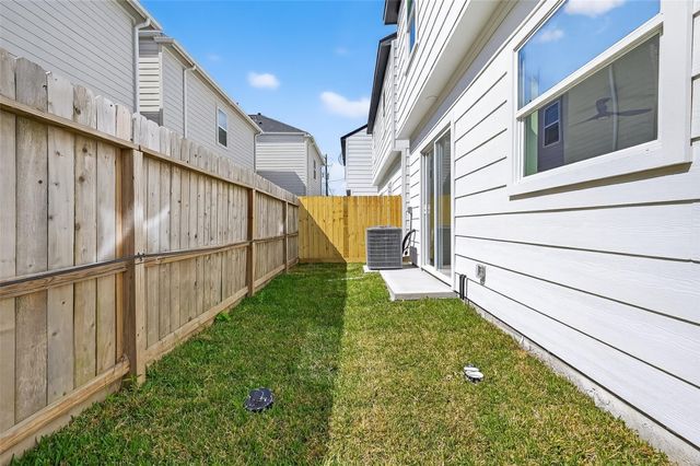 971 Highland Light Lane, Houston, TX 77091