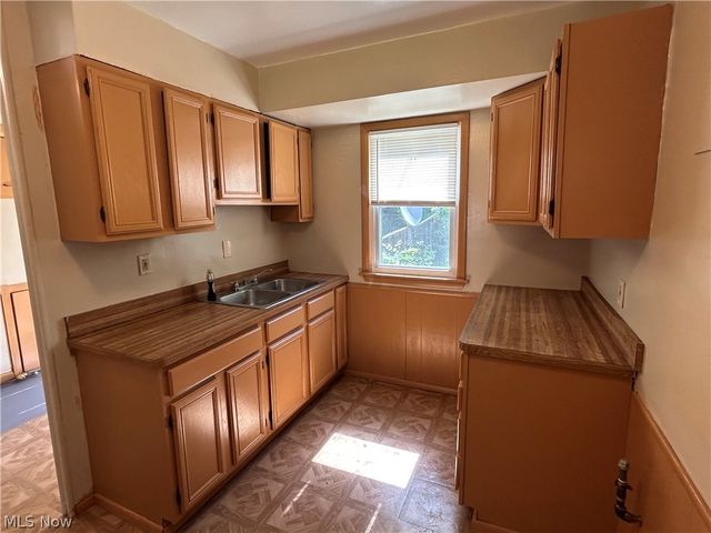 23338 Roger Drive, Euclid, OH 44123