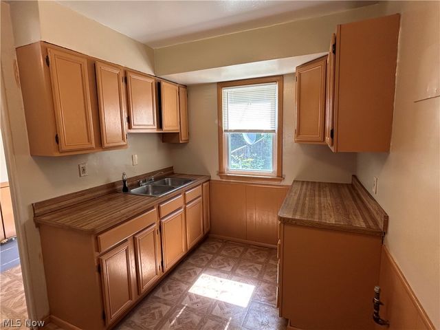 23338 Roger Drive, Euclid, OH 44123