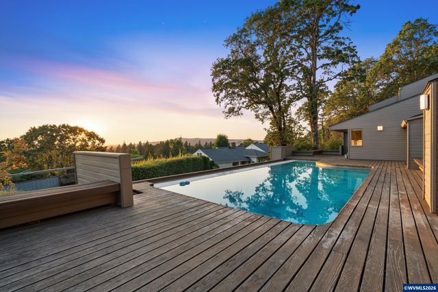 3225 Azalea Dr S, Salem, OR 97302