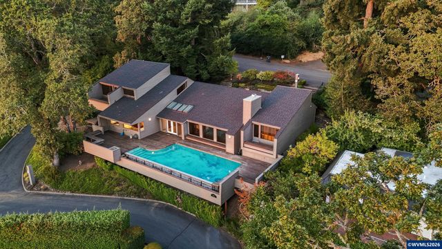 3225 Azalea Dr S, Salem, OR 97302