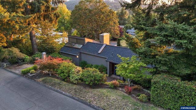3225 Azalea Dr S, Salem, OR 97302