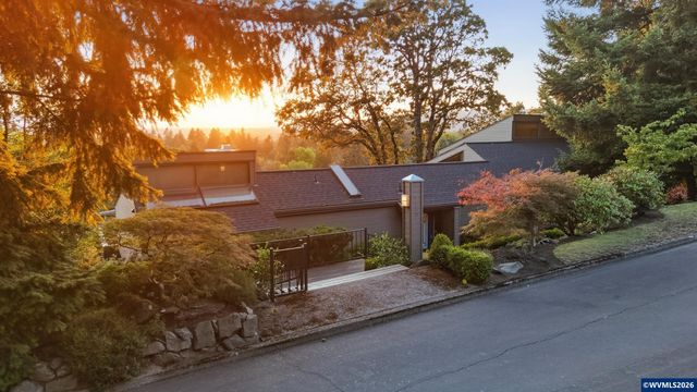 3225 Azalea Dr S, Salem, OR 97302