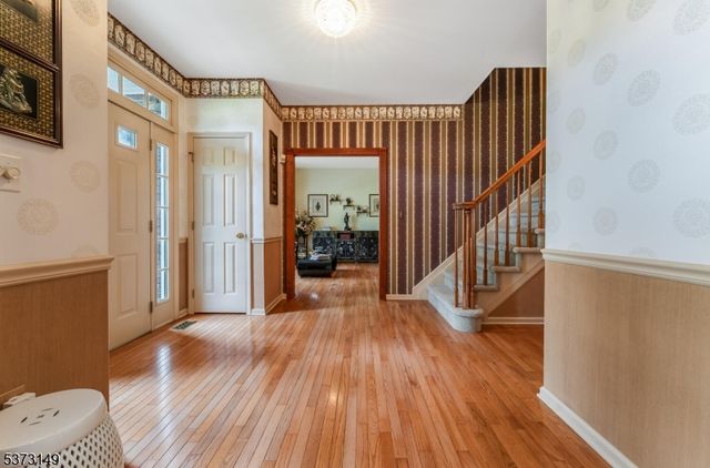 6 Cobblewood Ct, Lopatcong Twp., NJ 08865