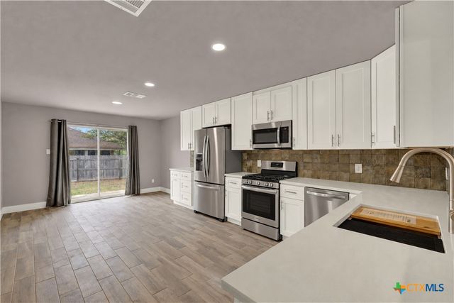 104 Grant Way, Kyle, TX 78640