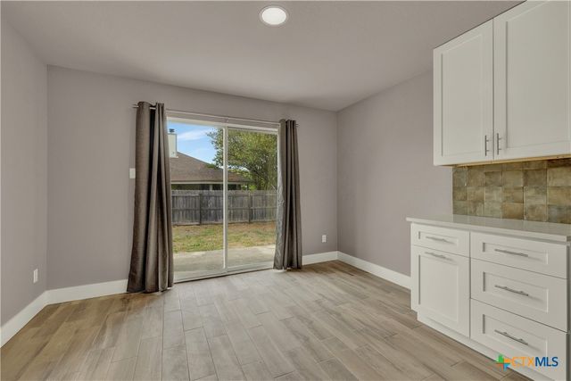 104 Grant Way, Kyle, TX 78640