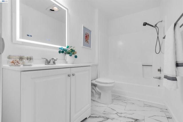403 Olympus 7, Hercules, CA 94547