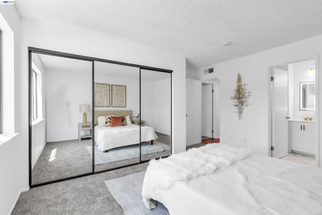 403 Olympus 7, Hercules, CA 94547