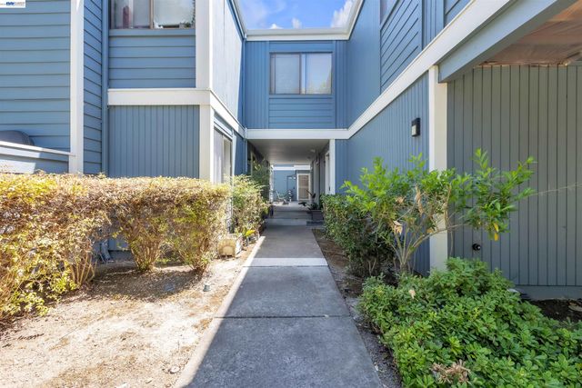 403 Olympus 7, Hercules, CA 94547