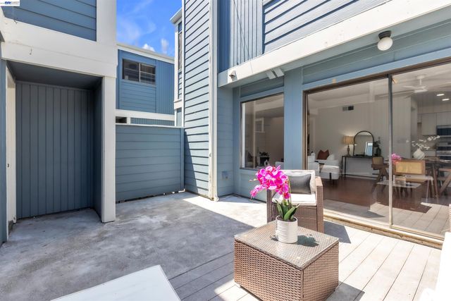 403 Olympus 7, Hercules, CA 94547