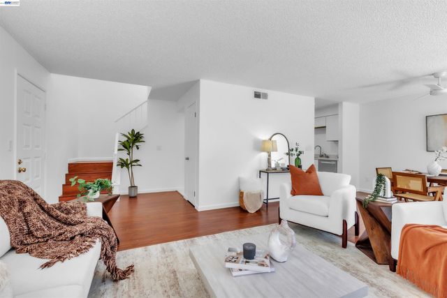 403 Olympus 7, Hercules, CA 94547