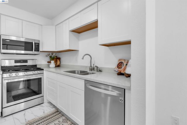 403 Olympus 7, Hercules, CA 94547