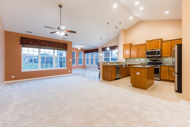 870 Prescott Lane, Pingree Grove, IL 60140