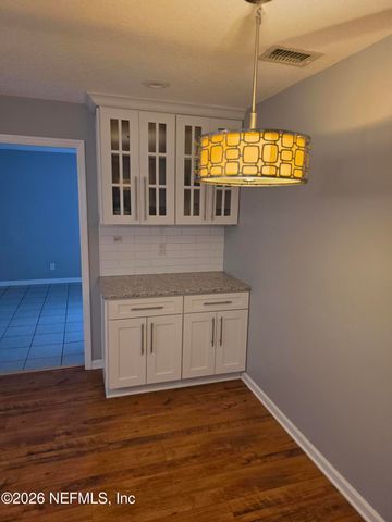 8913 ERIN Court, Jacksonville, FL 32216