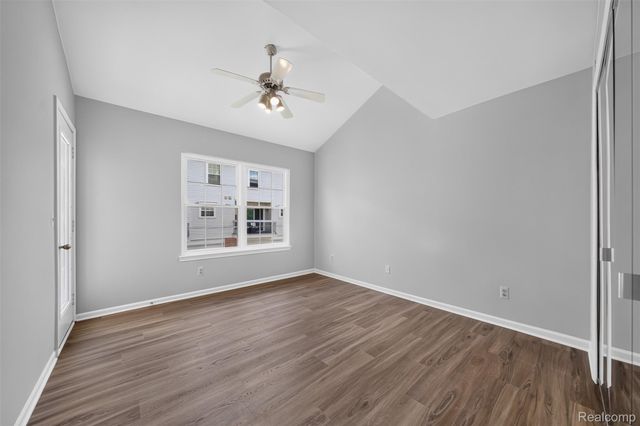141 W Kenilworth Avenue, Royal Oak, MI 48067