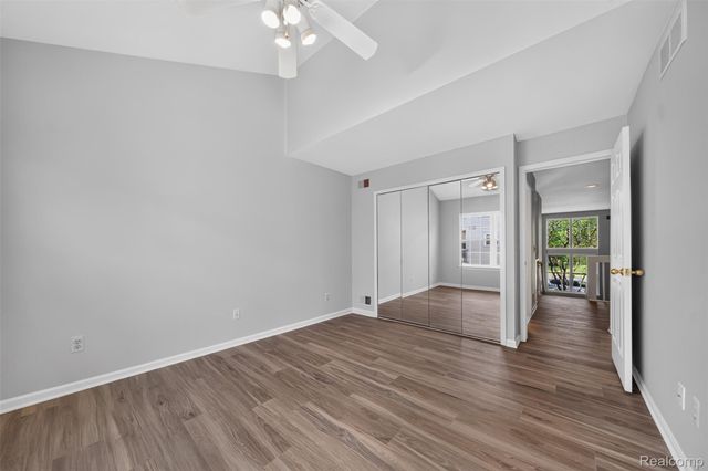 141 W Kenilworth Avenue, Royal Oak, MI 48067
