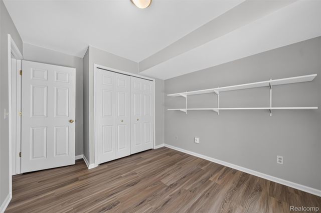 141 W Kenilworth Avenue, Royal Oak, MI 48067