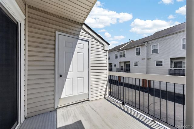 141 W Kenilworth Avenue, Royal Oak, MI 48067