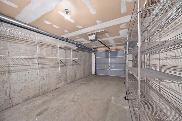 141 W Kenilworth Avenue, Royal Oak, MI 48067