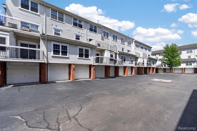 141 W Kenilworth Avenue, Royal Oak, MI 48067