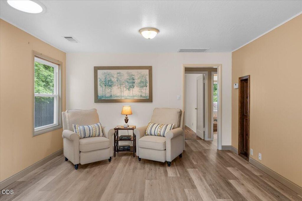 363 E Hersey Street, Ashland, OR 97520