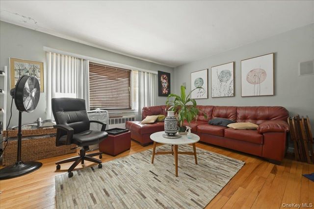 13514 220th Street, Laurelton, NY 11413