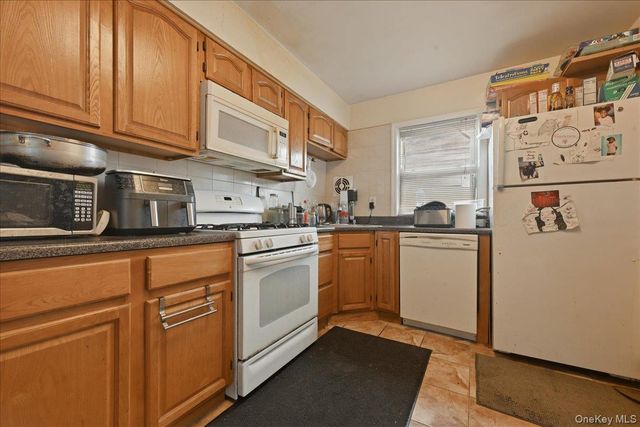 13514 220th Street, Laurelton, NY 11413